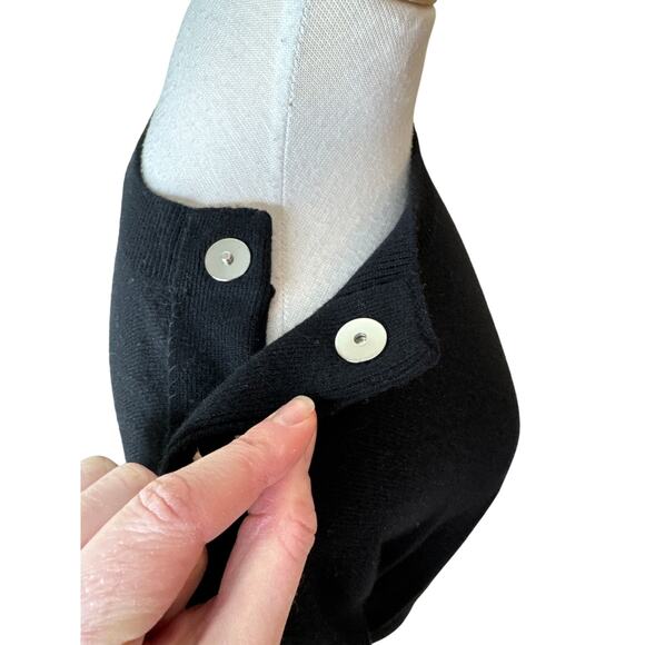 LEWIT Cashmere Blend Drop Shoulder Sweater Snap Details Black Size Large - Picture 4 of 12